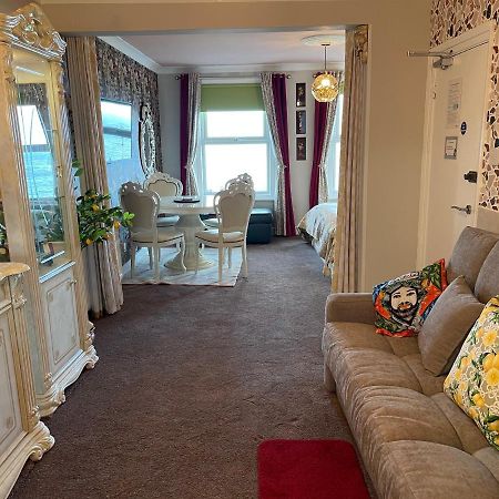 "The Italian" Seafront Apartment อีสต์บอร์น ภายนอก รูปภาพ