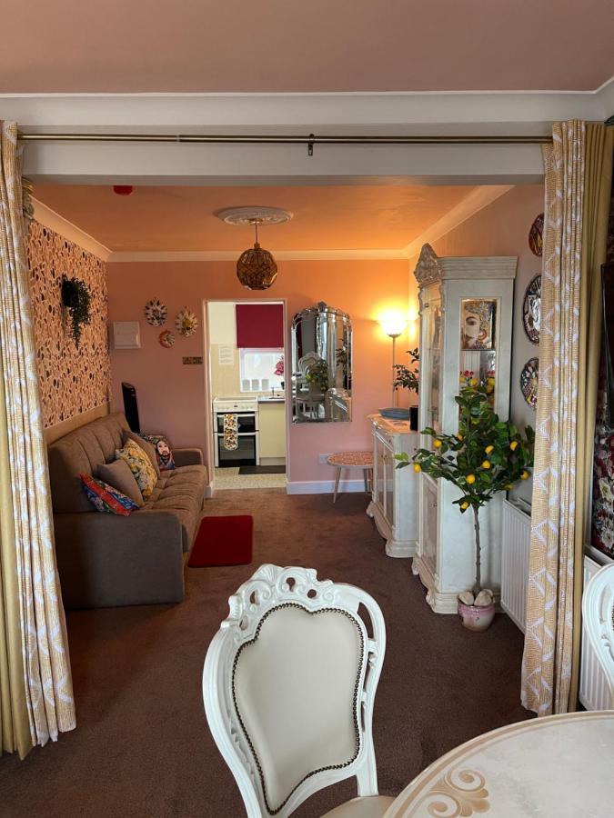 "The Italian" Seafront Apartment อีสต์บอร์น ภายนอก รูปภาพ