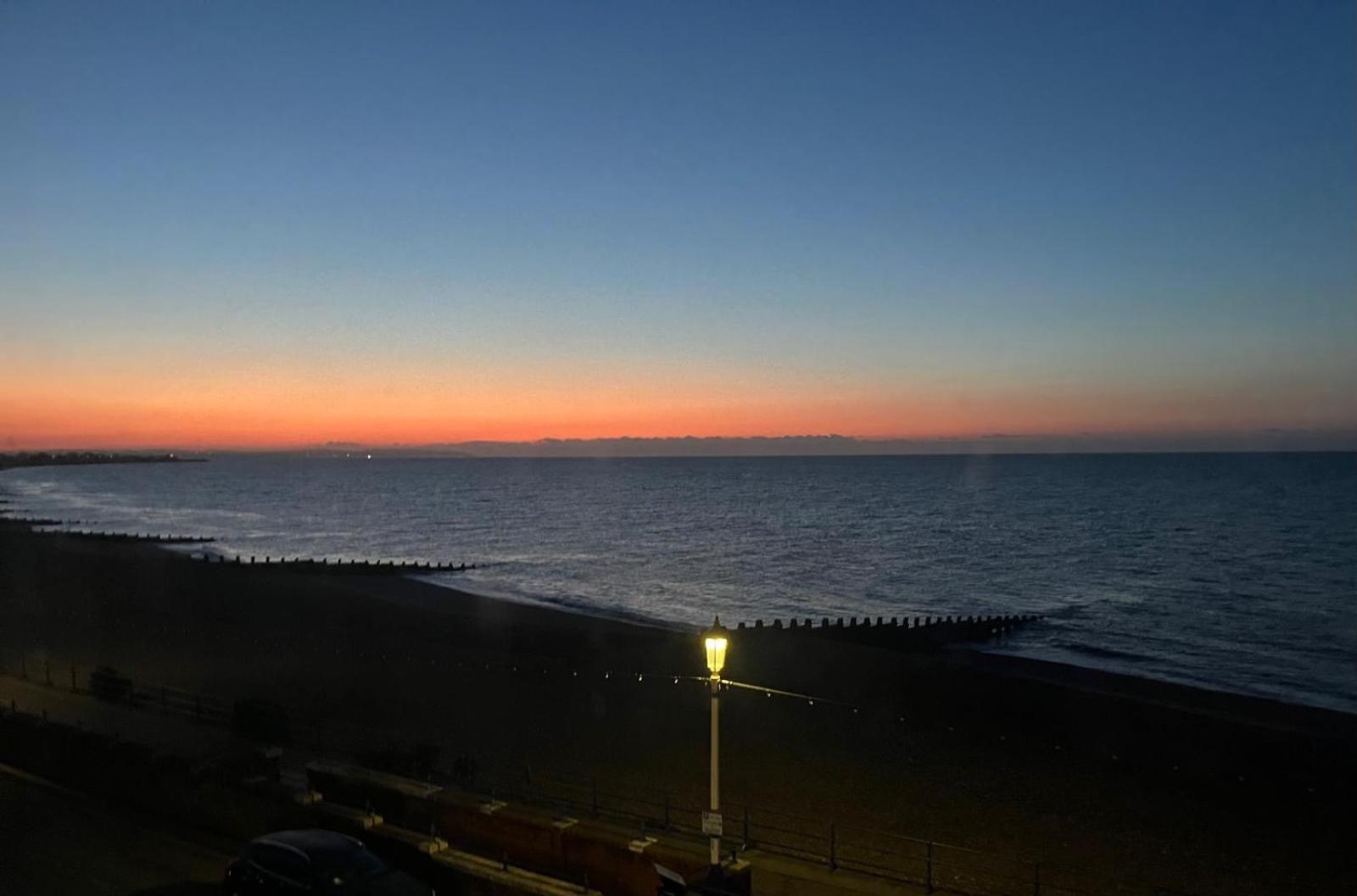 "The Italian" Seafront Apartment อีสต์บอร์น ภายนอก รูปภาพ